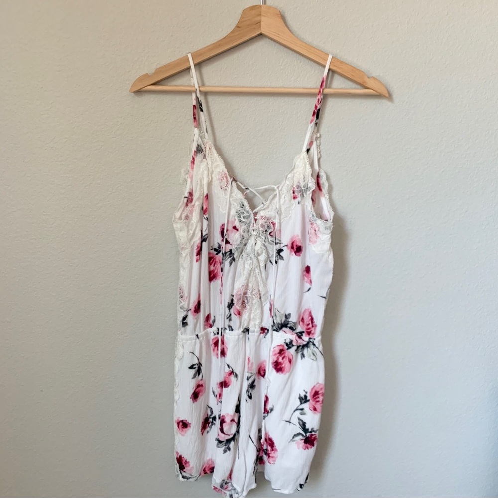 Kendall & Kylie White Lace Floral Romper